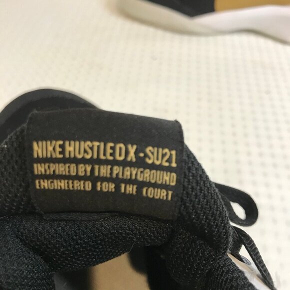 NIKE BOYS TEMA HUSTLE BASKETBALL SHOES SIZE 7Y - Picture 8 of 10